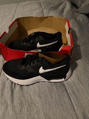Nike Black and White Air Max Style Sneakers
